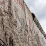 Mikor történt a berlini fal leomlása?